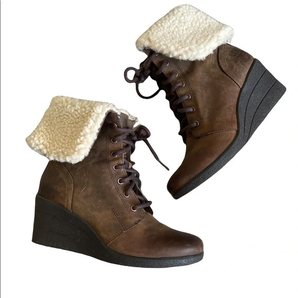 UGG Zea Leather Uptown Wedge Waterproof Boots Stout US 6 Style 1008018 - Picture 1 of 16